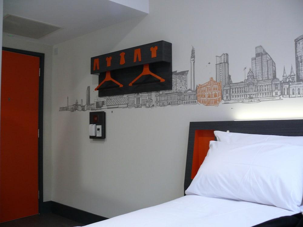 Easyhotel 3* Birmingham